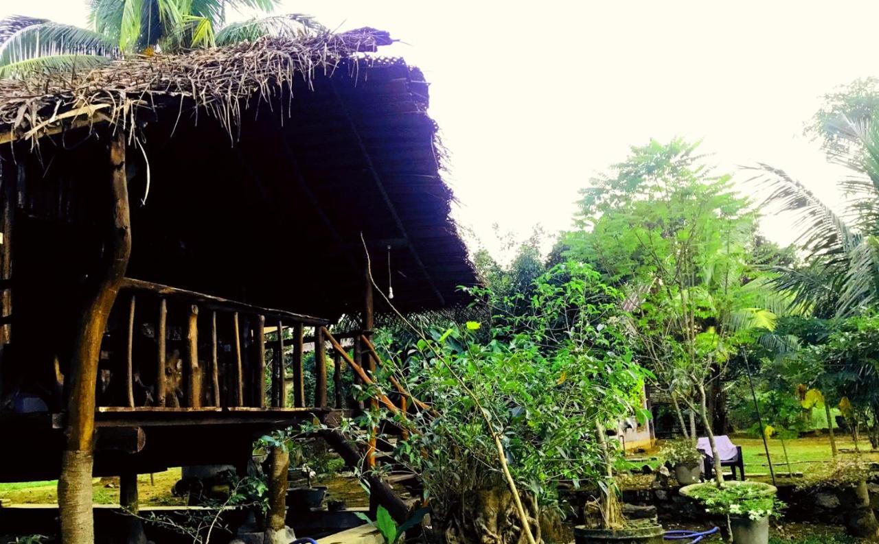 Aliya Riverside & Safari Resort Udawalawe Exterior photo