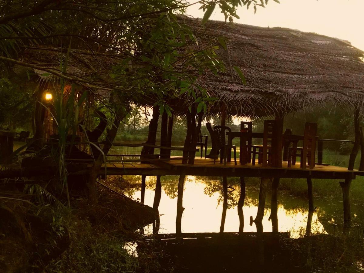 Aliya Riverside & Safari Resort Udawalawe Exterior photo