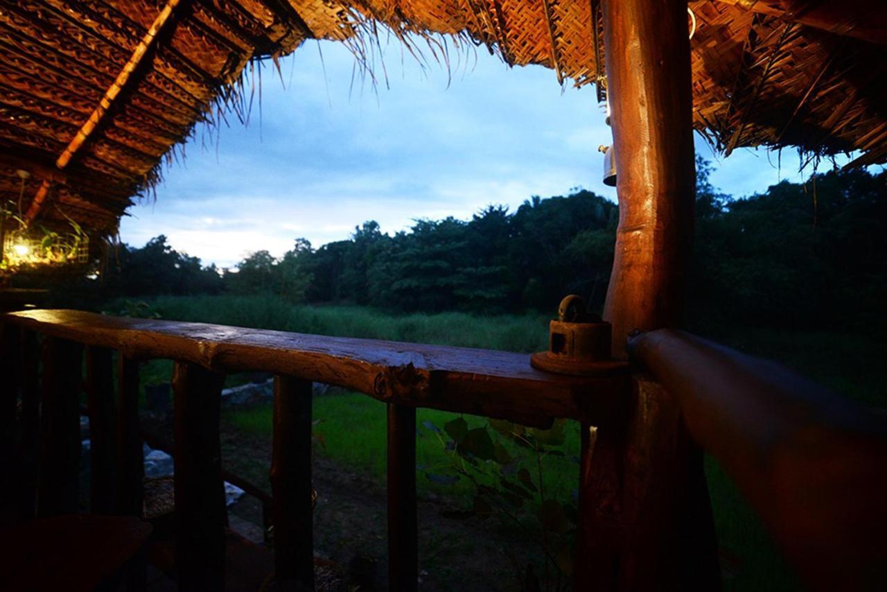 Aliya Riverside & Safari Resort Udawalawe Exterior photo