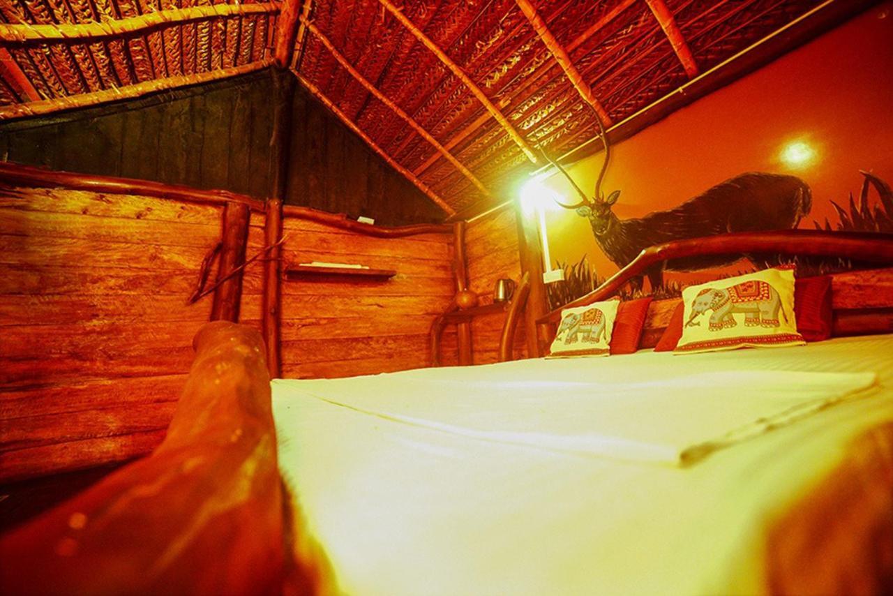 Aliya Riverside & Safari Resort Udawalawe Exterior photo
